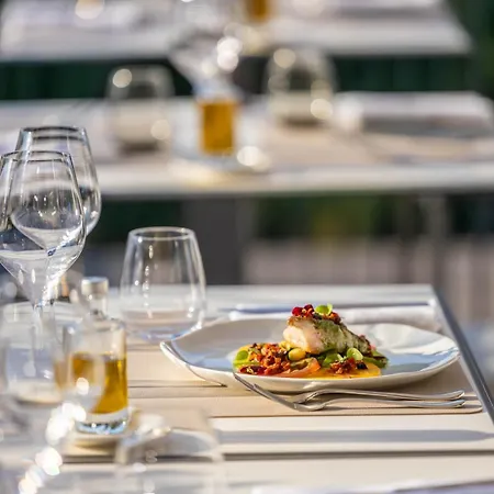 ホテル Grand Du Golfe - & Restaurant 4*